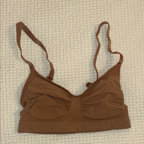 Skims Seamless Sculpt Bralette - Picture 2 of 4